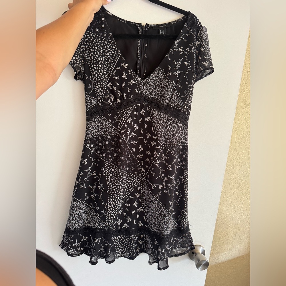 Forever 21 Black and Gray Floral Dress